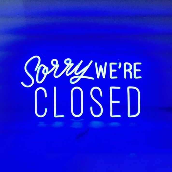 Closed Neon Signs