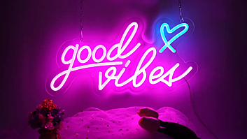 &#39;Good Vibes&#39; neon sign