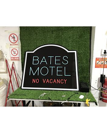 Brighten Up Your Space: Bates Motel No Vacancy UV Print LED Neon Sign - Perfect for Bars, Themed Parties, and Retro Home Decor.