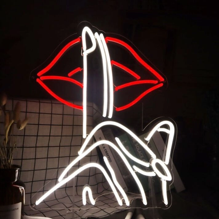Seductive Lips Alluring Neon Sign for Trendy Spaces