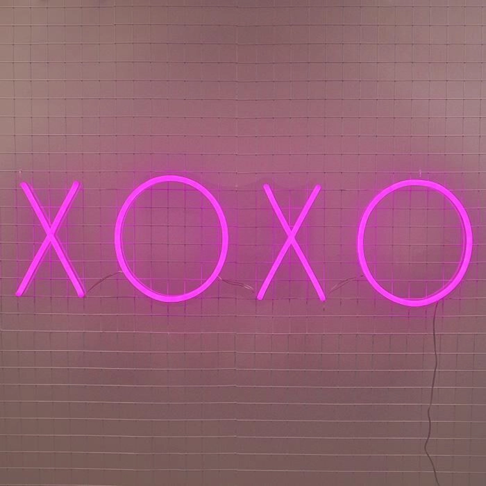 Xoxo Neon Sign adds romance to love-themed spaces