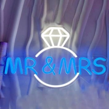 Mr &amp; Mrs Diamonds Neon Sign