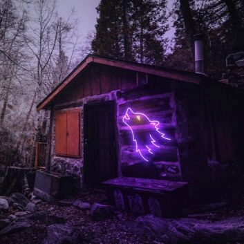 Wolf Head Animal Neon Sign for Bold and Wild Spaces