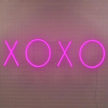 Xoxo Neon Sign adds romance to love-themed spaces