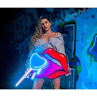 Bringen Sie Ihr Zuhause, Ihre Bar oder romantische Umgebungen mit Taste Of Love UV-bedrucktem Neon zum Strahlen - Erleben Sie Leidenschaft in lebendiger Beleuchtung.