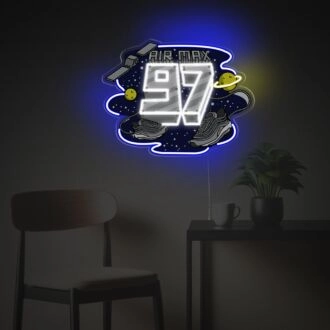 Verbessern Sie die Atmosphäre Ihrer Bar, Ihres Büros oder Geschäfts mit dem Air Max 97 In Space LED Neon Acrylkunstwerk.
