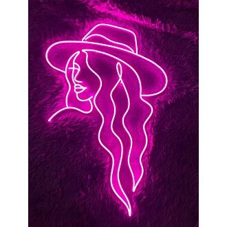 Verwandeln Sie Ihren Raum: Von rustikaler Bar-Atmosphäre zu schicker Wohnkultur mit dem wunderschönen Cowgirl LED-Neonschild.