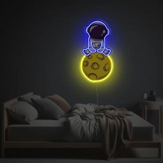 Astronaut sitzt auf dem Mond LED Neon Acrylkunstwerk.