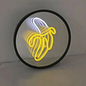 Lustiger und verspielter Bananen-3D-Spiegeleffekt