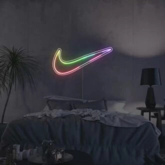 Sneaker Swoosh Neonzeichen für Mode- und Spaßräume.