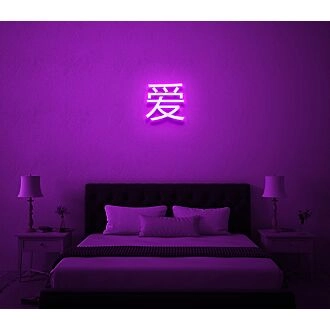 Japanisches Liebes-Neonschild für kulturelle und romantische Räume.