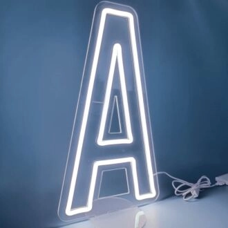 Erhellen Sie Ihren Raum: Personalisieren Sie Ihr Büro, Ihre Bar oder Hochzeit mit einem maßgeschneiderten LED-Neonlicht-Buchstaben A LED-Neonschild.