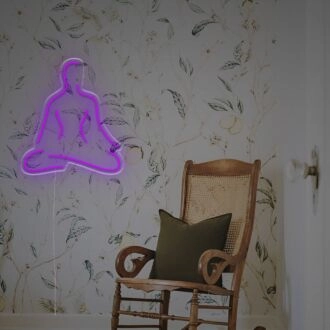 Bringen Sie Ihren Yoga-Bereich, Ihre Wohnkultur oder Ihr Wellness-Studio mit dem LED-Neonschild „Meditated From Yoga Room“ zum Strahlen.