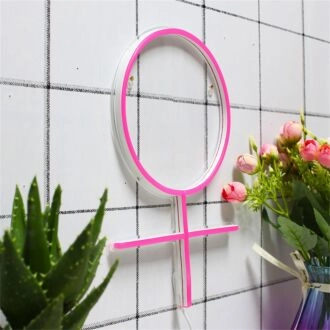 Beleuchten Sie Ihr feministisches Café oder Ihre Buchhandlung mit dem auffälligen weiblichen Symbol aus flexiblen Silikon-LED-Neonlichtern.